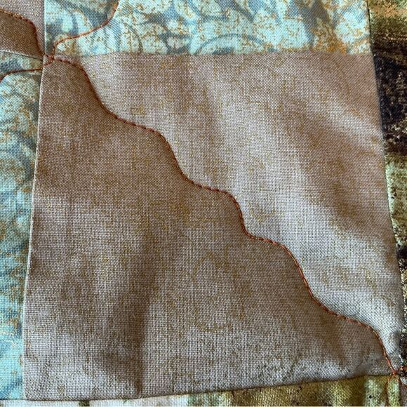 NWT Hand Crafted Greens and Golds Nature Prints Lap Quilt - Picture 10 of 15